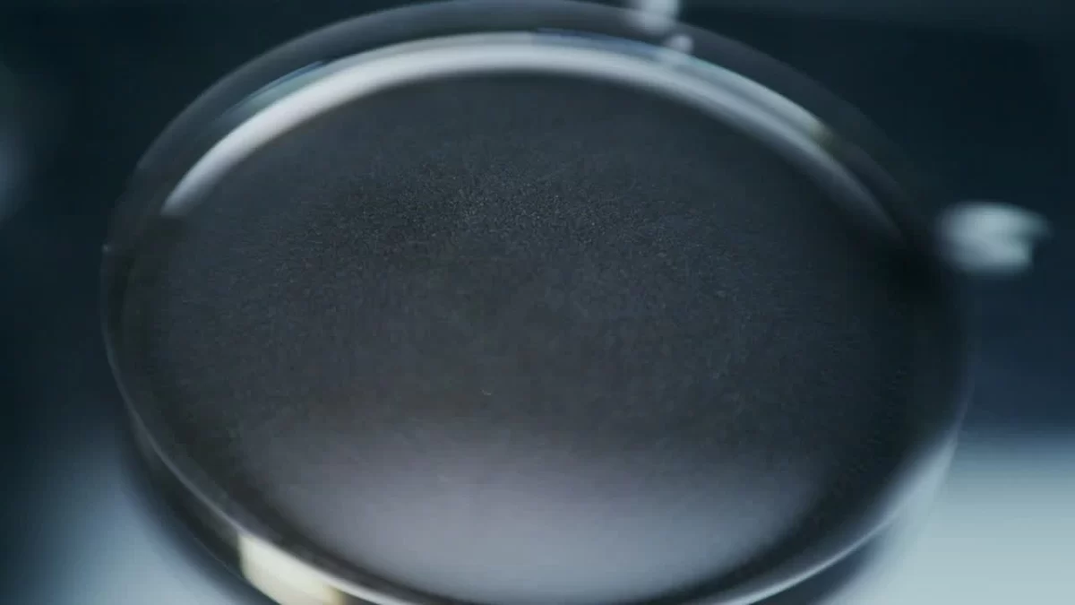 Nahaufnahme einer kreisförmigen Metalloberfläche
