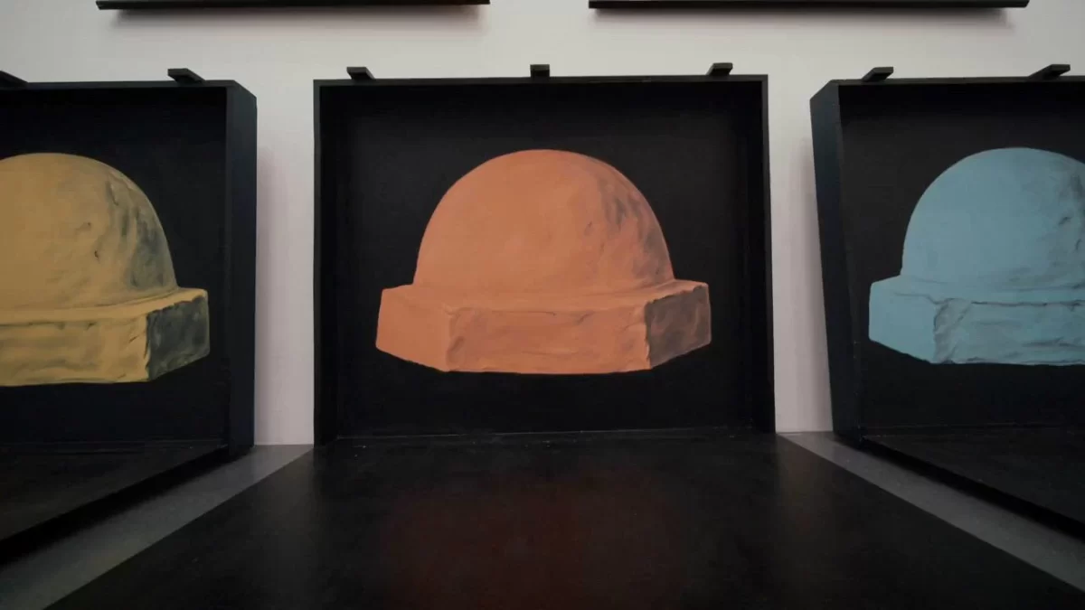 Drei abstrakte Werke in der Ausstellung «Edita Schubert: Profusion»